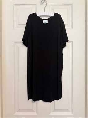 Shop the Mint Girls oversized black tee - XL
